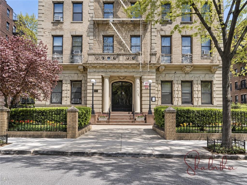 Photo of 465 Eastern Parkway PKWY #U, Brooklyn, NY 11216 (MLS # 504761)