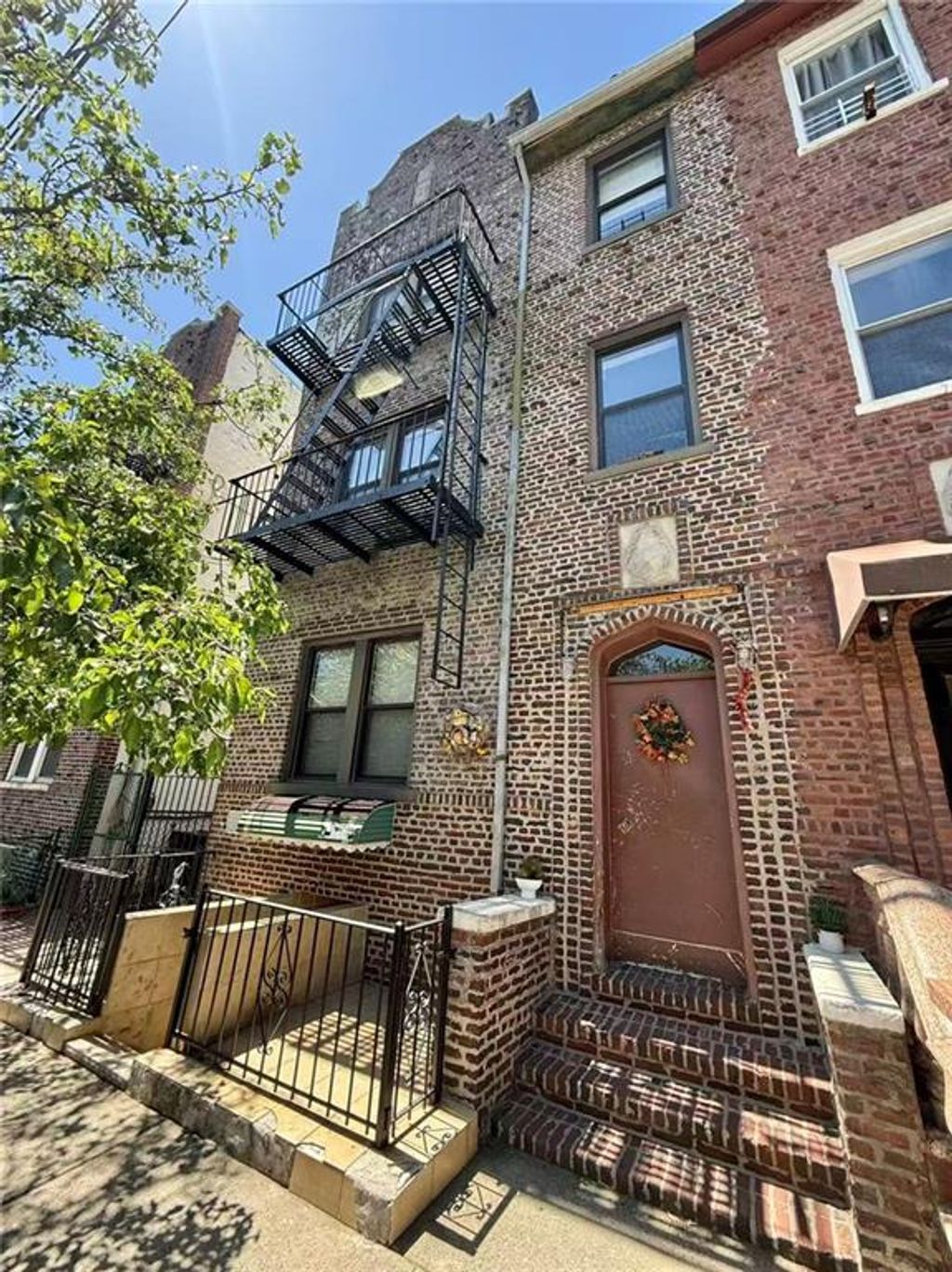 Photo of 116 Gatling Place, Brooklyn, NY 11209 (MLS # 501430)