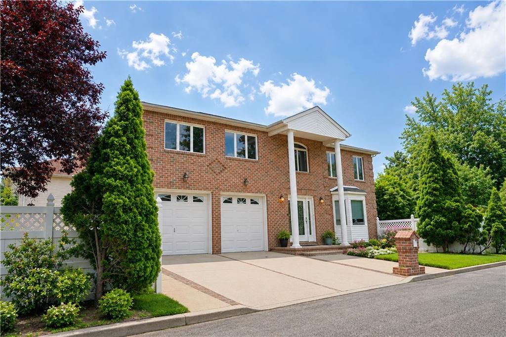 Photo of 9 Prague Court, Staten Island, NY 10309 (MLS # 501387)
