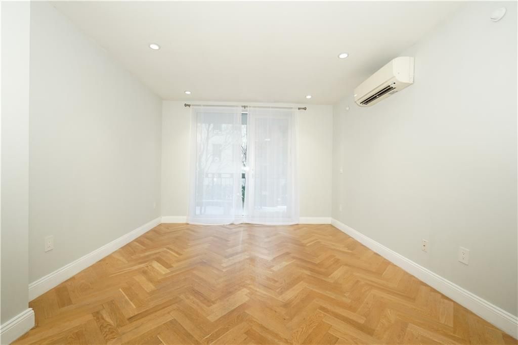 Photo of 531 Vanderbilt Avenue #3B, Brooklyn, NY 11238 (MLS # 499170)