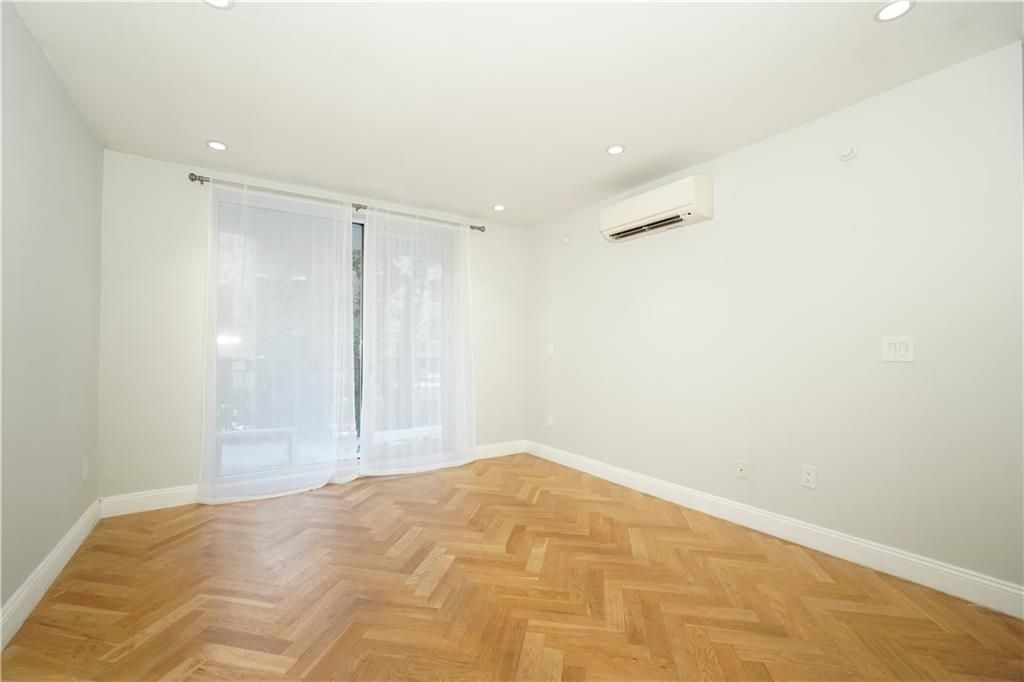 Photo of 531 Vanderbilt Avenue #3B, Brooklyn, NY 11238 (MLS # 499170)