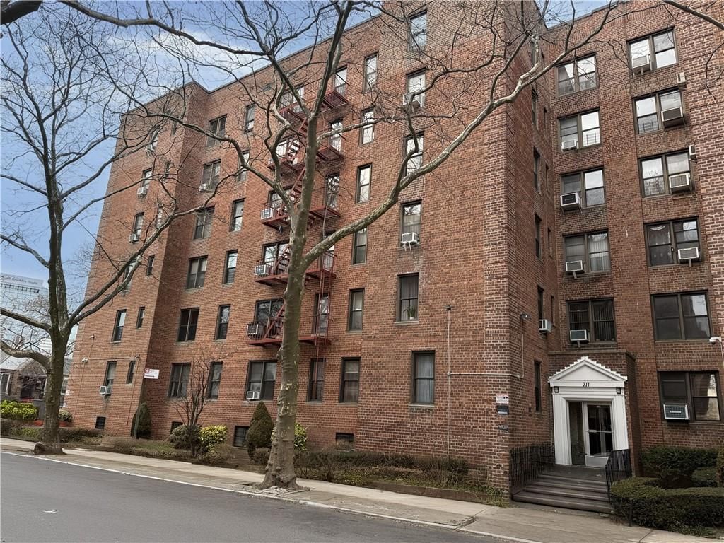 Photo of 711 Montauk Court #2E, Brooklyn, NY 11235 (MLS # 498889)