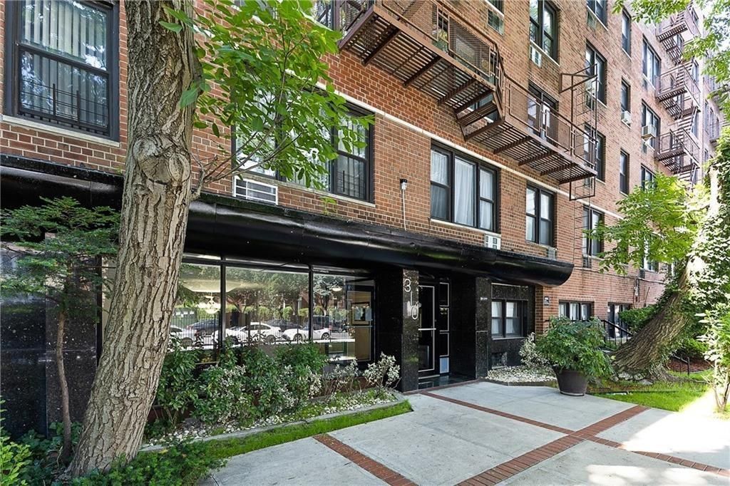 Photo of 310 Lenox Road #3J, Brooklyn, NY 11226 (MLS # 501811)