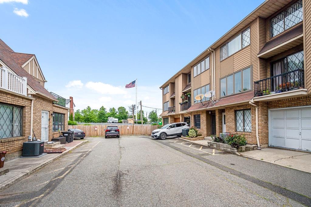 Photo of 7 Andrea Court, Staten Island, NY 10312 (MLS # 502505)