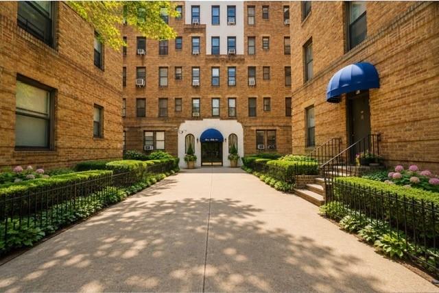 Photo of 351 Marine Avenue #5B, Brooklyn, NY 11209 (MLS # 502408)