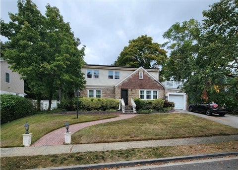 Homes For Sale - 55 Melvin Avenue<br/> Nassau County, West Hempstead, NY 11552