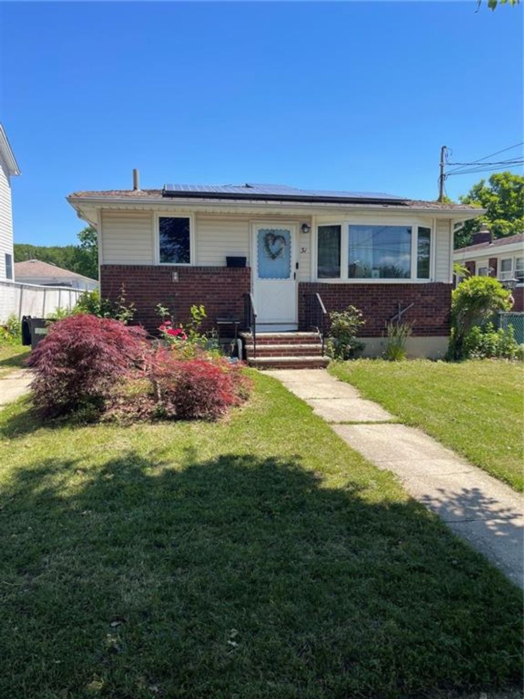 Photo of 31 Chesterton Avenue, Staten Island, NY 10306 (MLS # 501851)
