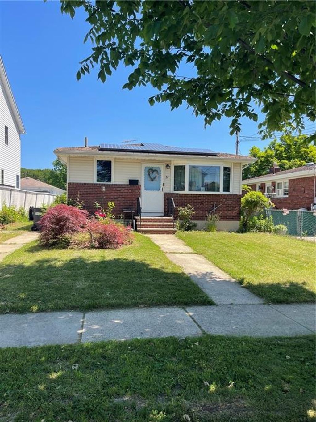Photo of 31 Chesterton Avenue, Staten Island, NY 10306 (MLS # 501851)