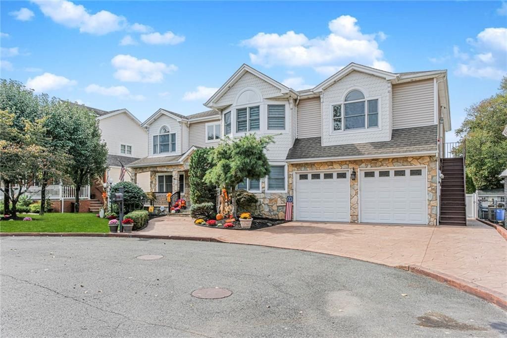 Photo of 72 Giegerich Avenue, Staten Island, NY 10307 (MLS # 496321)