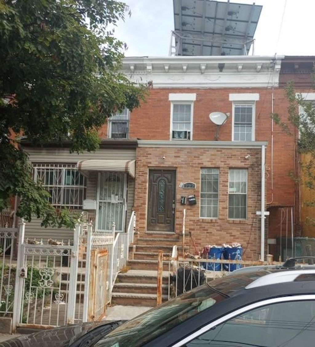 Photo of 725 Vermont Street, Brooklyn, NY 11207 (MLS # 496357)