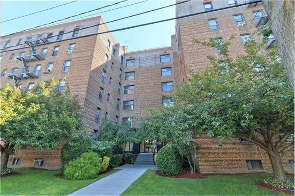 Photo of 2212 Plumb 1st Street #1C, Brooklyn, NY 11229 (MLS # 489627)