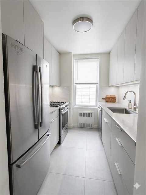 Homes For Sale - 1200 Gravesend Neck Road #4E<br/> Brooklyn, NY 11229