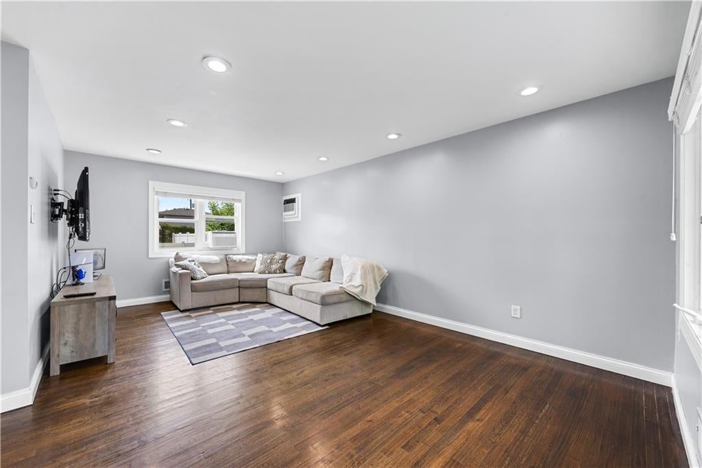 Photo of 98 Wilder Avenue, Staten Island, NY 10306 (MLS # 503467)