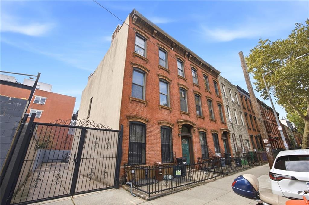 Photo of 478 Sackett Street, Brooklyn, NY 11231 (MLS # 505127)