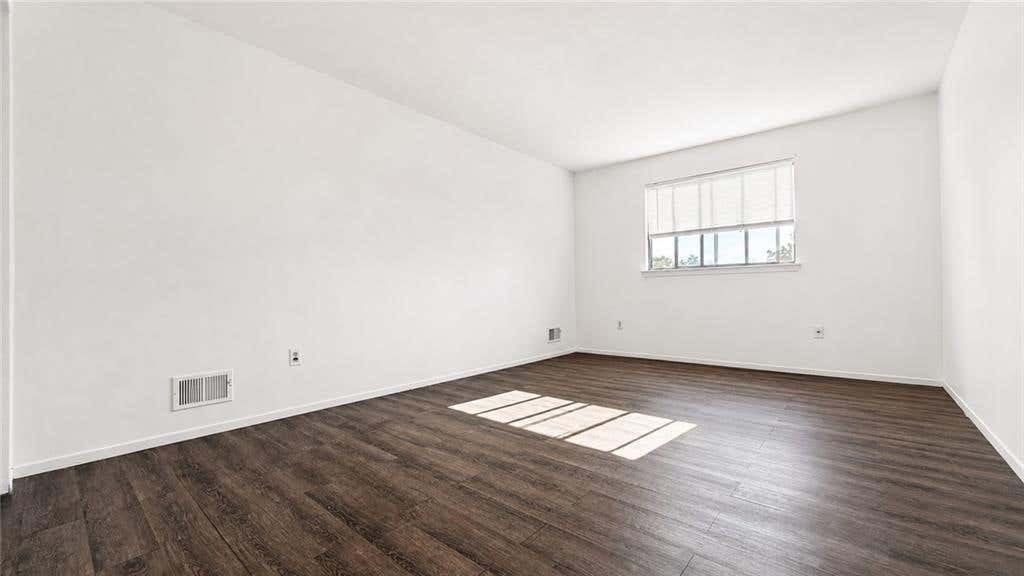 Photo of 22 Windsor Court, Staten Island, NY 10314 (MLS # 503535)