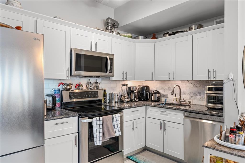 221 Beach 80th Street #7B, Rockaway Beach, New York image 6