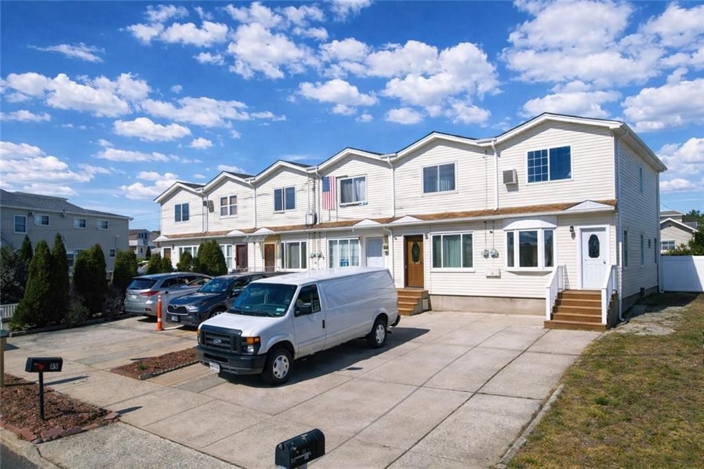 Photo of 89A Mapleton Avenue, Staten Island, NY 10306 (MLS # 499904)