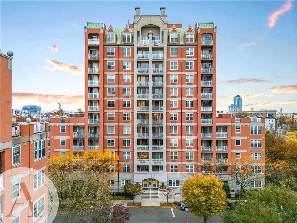 Photo of 45 Oceana Drive #4B, Brooklyn, NY 11235 (MLS # 497380)
