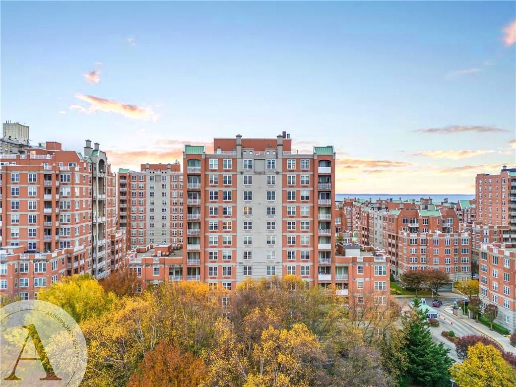 Photo of 45 Oceana Drive #4B, Brooklyn, NY 11235 (MLS # 497380)