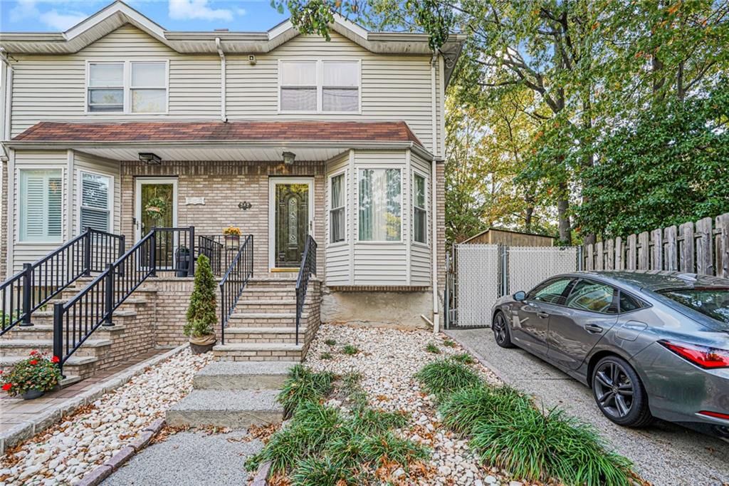Photo of 342 Chelsea Street, Staten Island, NY 10307 (MLS # 496767)