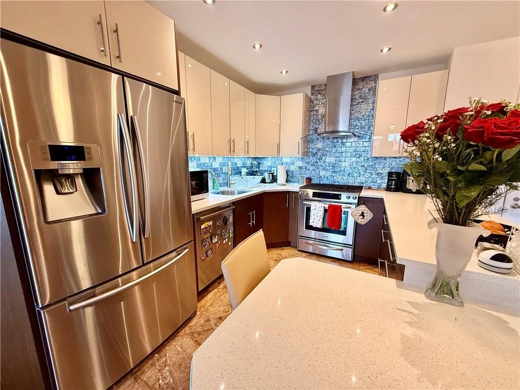 Photo of 45 Oceana Drive #7C, Brooklyn, NY 11235 (MLS # 496187)