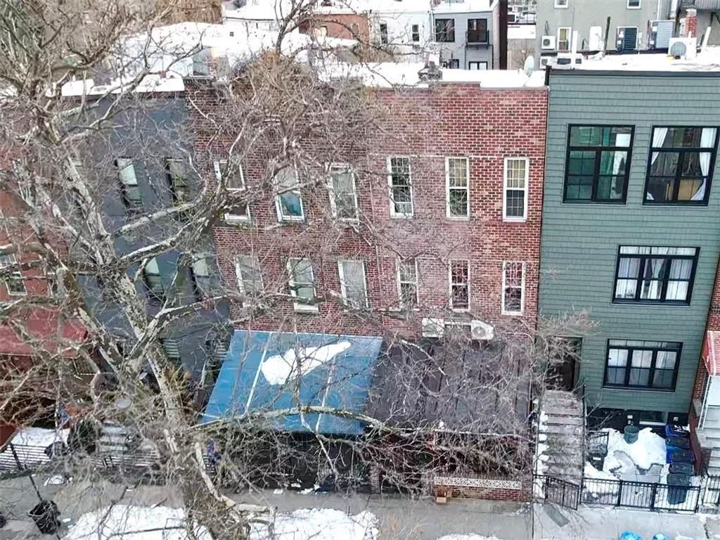 Photo of 28 Marconi Place, Brooklyn, NY 11233 (MLS # 498875)