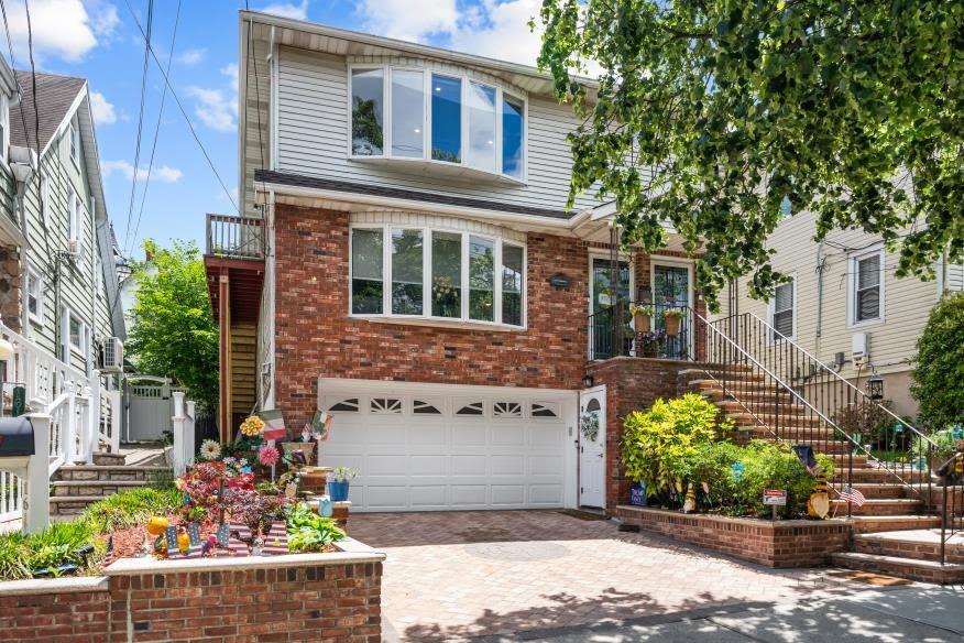 Photo of 163 Wardwell Avenue, Staten Island, NY 10314 (MLS # 502079)