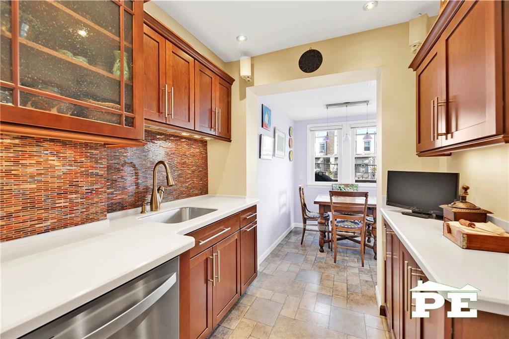 1827 31st Street, Brooklyn, New York image 9