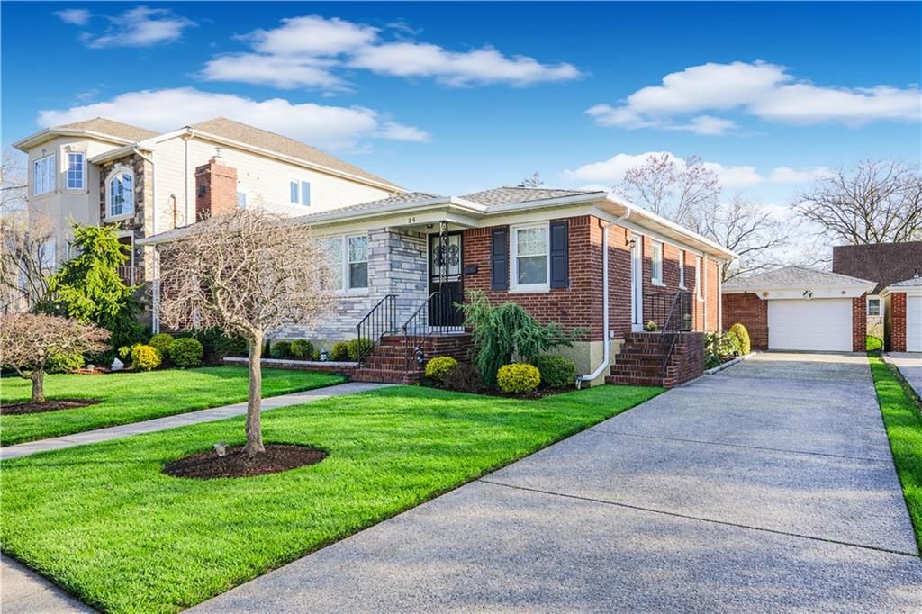 Photo of 85 Malone Avenue, Staten Island, NY 10306 (MLS # 499762)