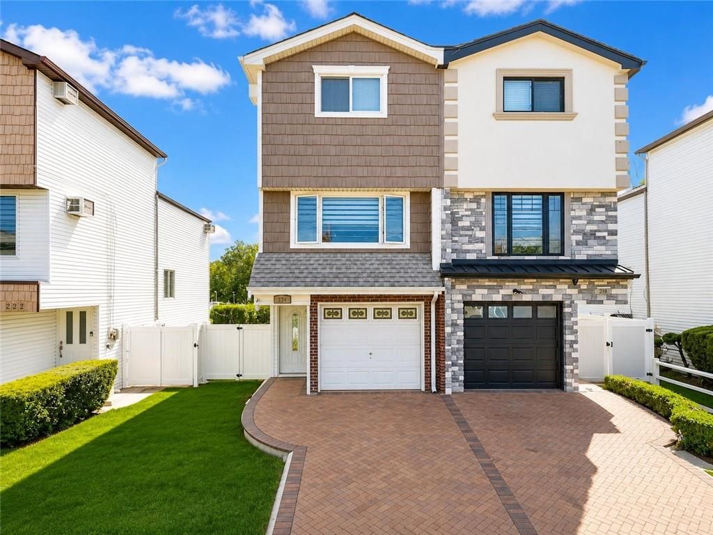 Photo of 220 Slater Boulevard, Staten Island, NY 10305 (MLS # 501309)