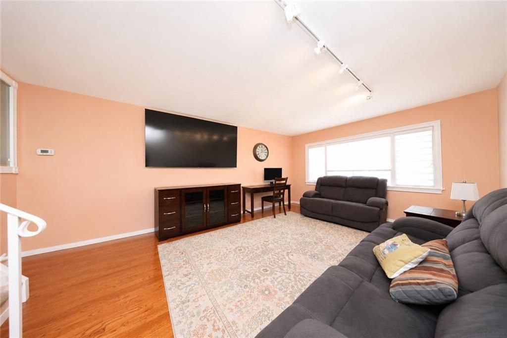 Photo of 220 Slater Boulevard, Staten Island, NY 10305 (MLS # 501309)