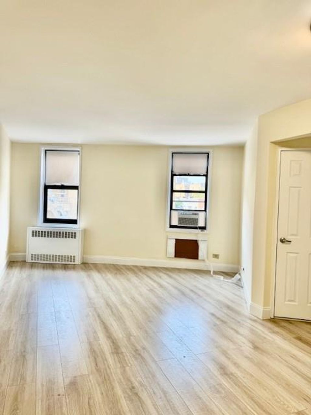 Photo of 50 Shore Boulevard #3H, Brooklyn, NY 11235 (MLS # 494595)