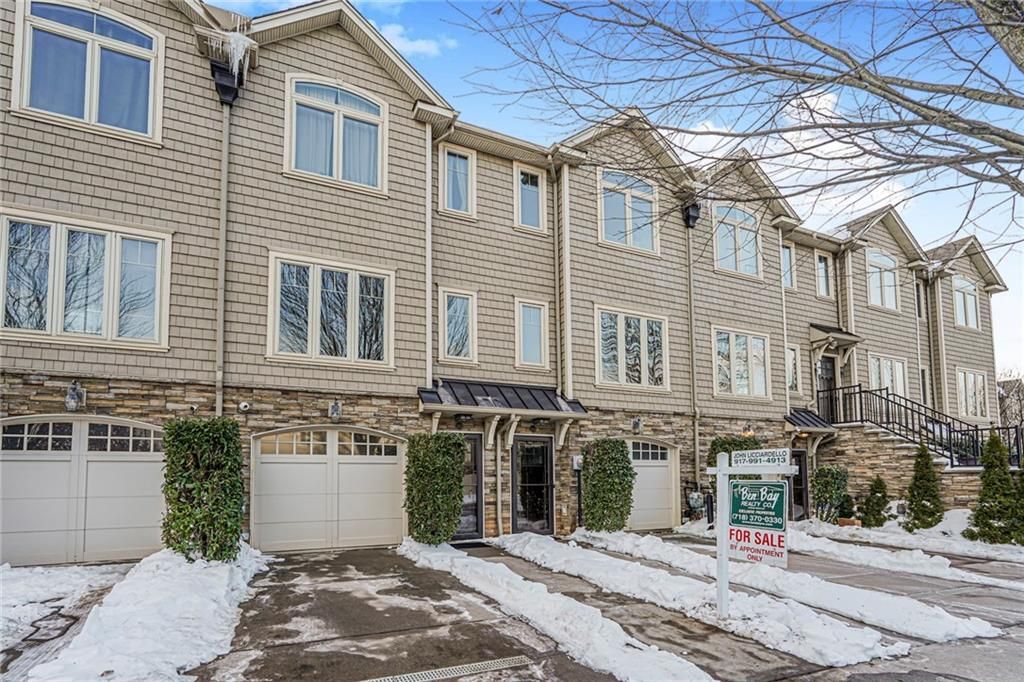 Photo of 182 Roman Avenue, Staten Island, NY 10314 (MLS # 498803)