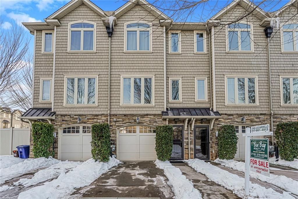 Photo of 182 Roman Avenue, Staten Island, NY 10314 (MLS # 498803)