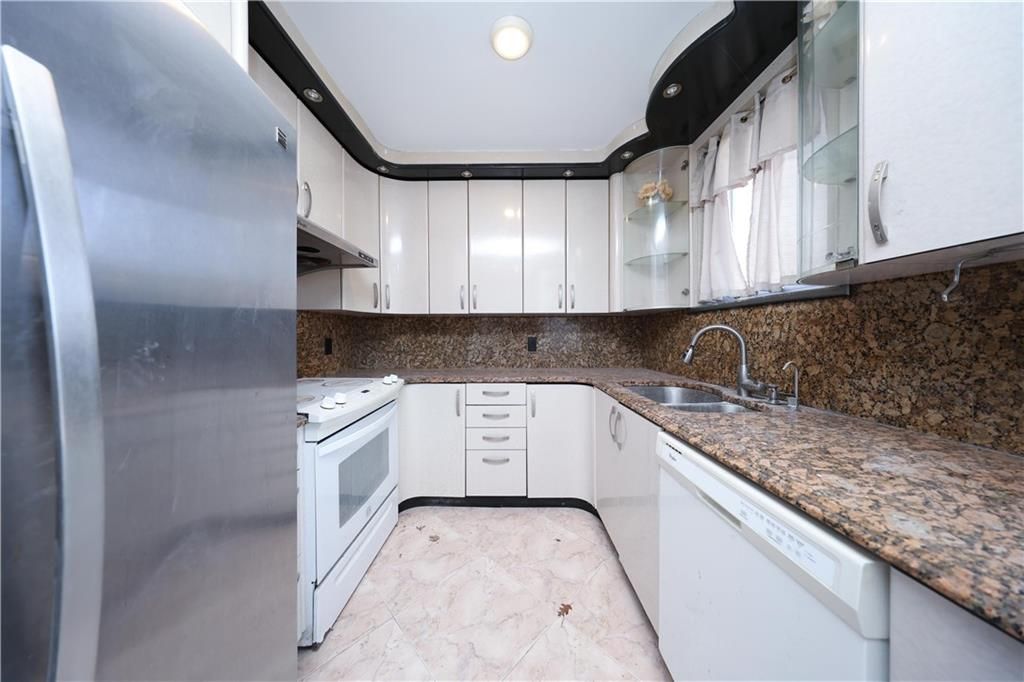 Photo of 154 Weed Avenue, Staten Island, NY 10306 (MLS # 500380)