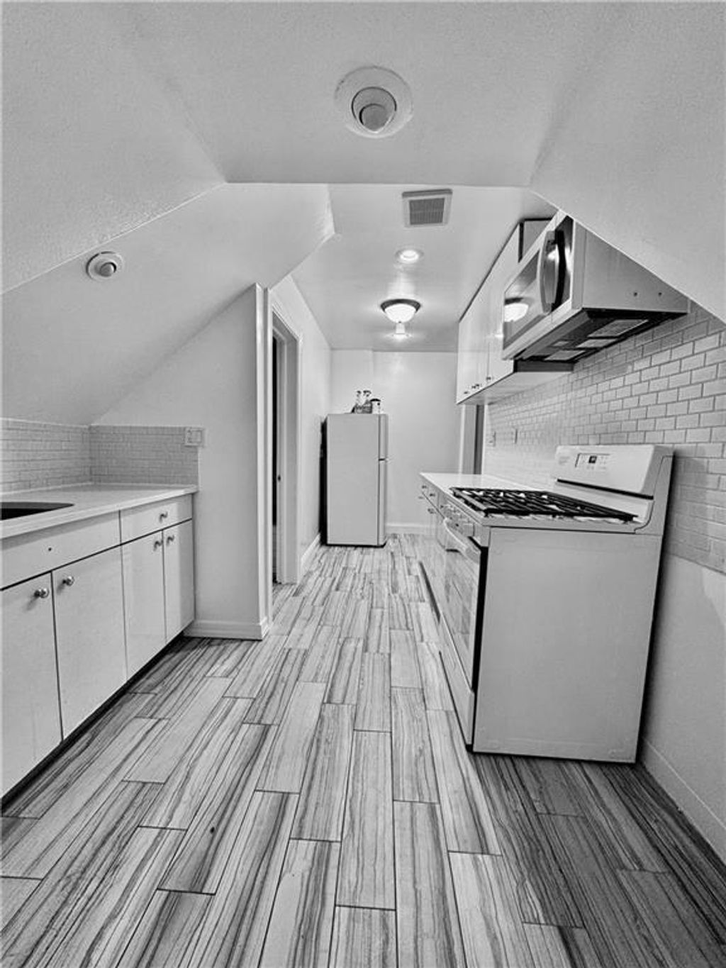 Photo of 35 Norwood Avenue #3, Staten Island, NY 10304 (MLS # 497486)