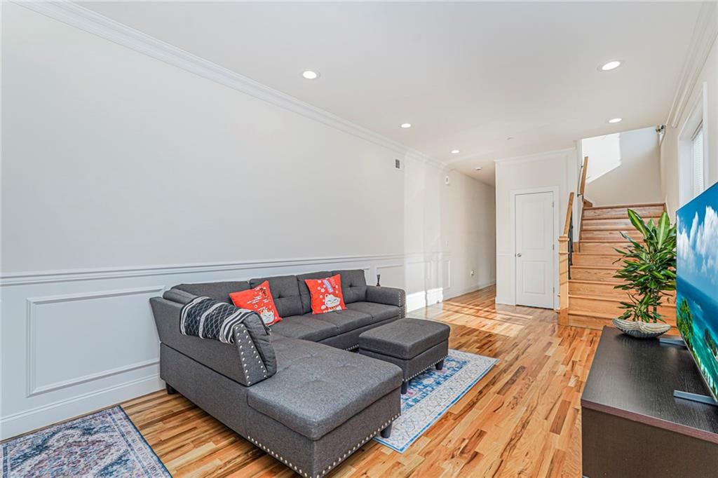 Photo of 25 Ardmore Avenue, Staten Island, NY 10314 (MLS # 497489)