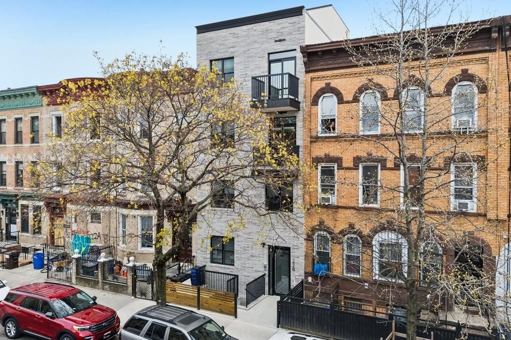 Photo of 220 Schaefer Street #3B, Brooklyn, NY 11207 (MLS # 500680)