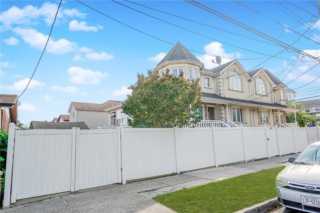 Photo of 508 New Dorp Lane, Staten Island, NY 10306 (MLS # 493736)