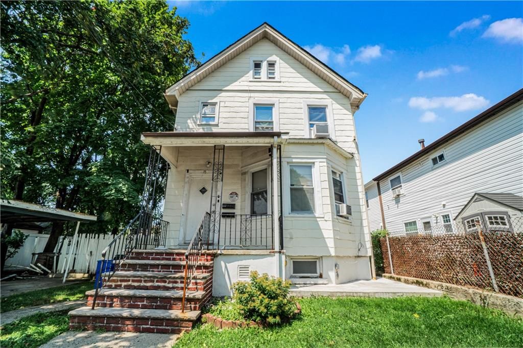 Photo of 76 Greenleaf Avenue, Staten Island, NY 10310 (MLS # 503091)
