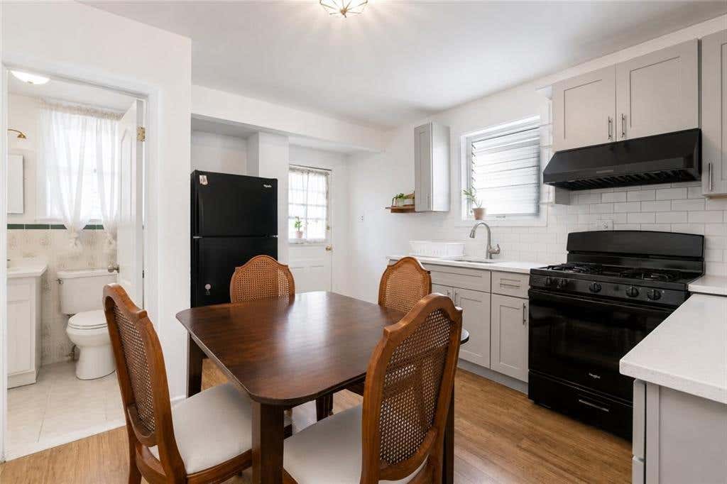 Photo of 76 Greenleaf Avenue, Staten Island, NY 10310 (MLS # 503091)
