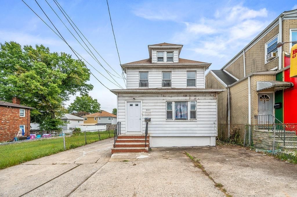 Photo of 883 Manor Road, Staten Island, NY 10314 (MLS # 496199)