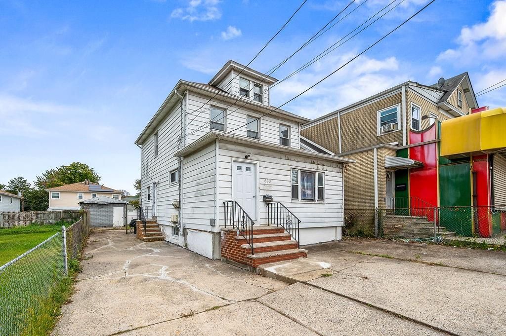 Photo of 883 Manor Road, Staten Island, NY 10314 (MLS # 496199)