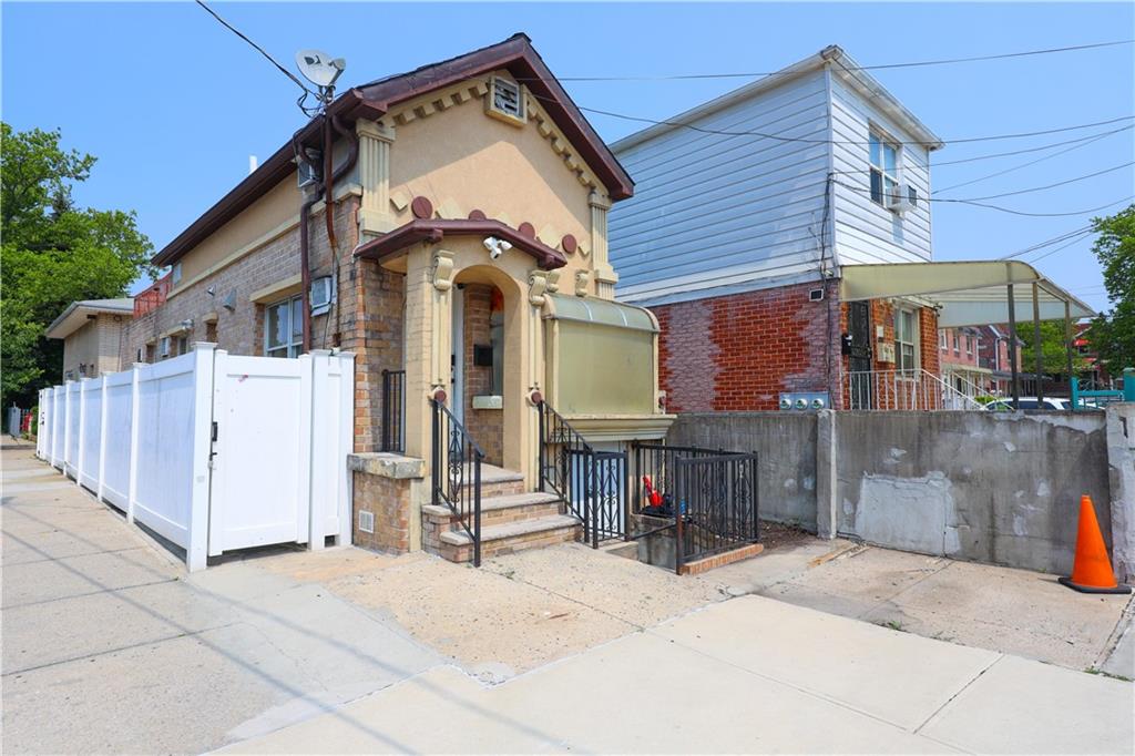275 Bay 40th Street, Brooklyn, New York image 3