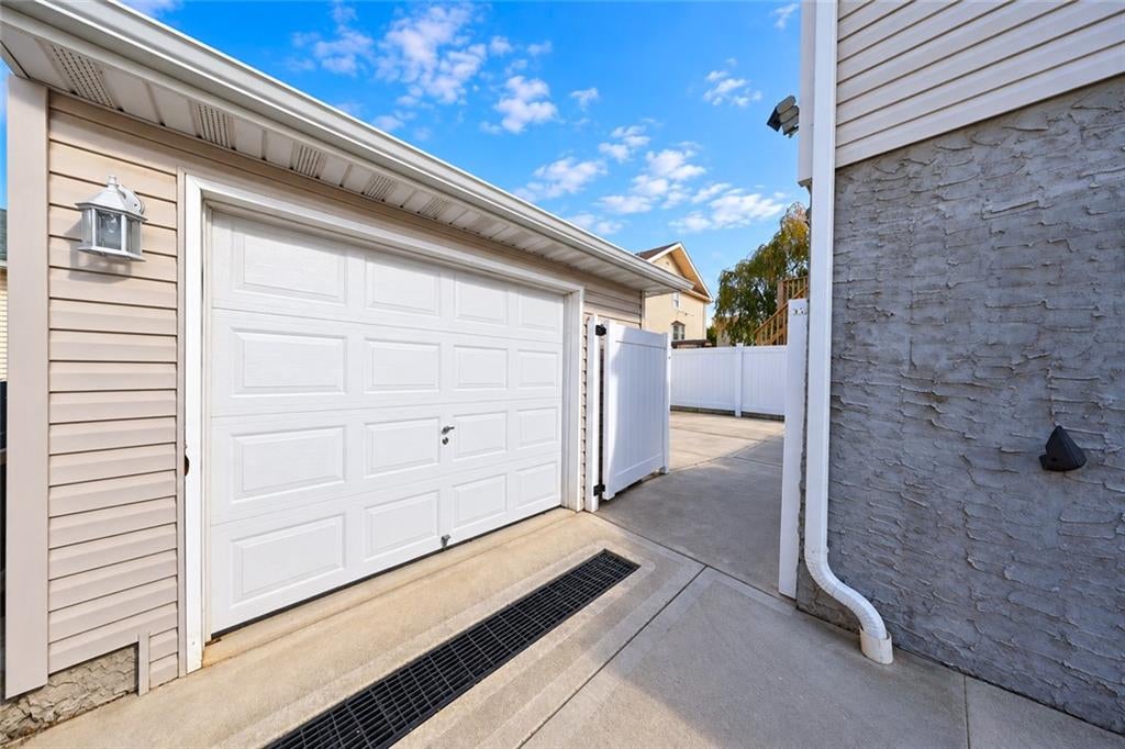 Photo of 109 Gower Street, Staten Island, NY 10314 (MLS # 505467)