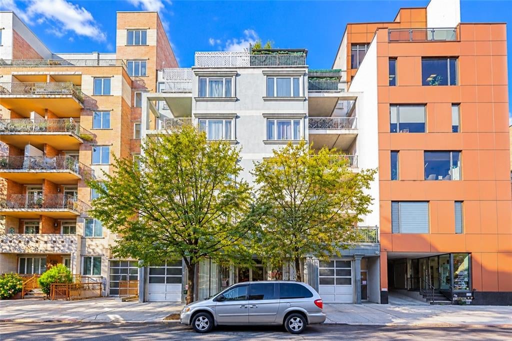2752 Ocean Avenue 6a