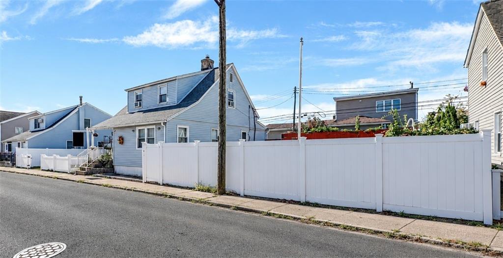 Photo of 17 Dictum Court, Brooklyn, NY 11229 (MLS # 505582)