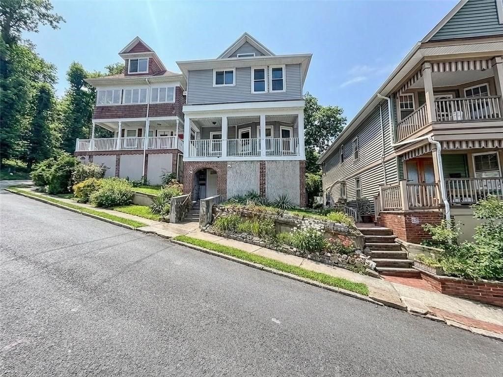 Photo of 28 Pearl Street, Staten Island, NY 10304 (MLS # 499171)