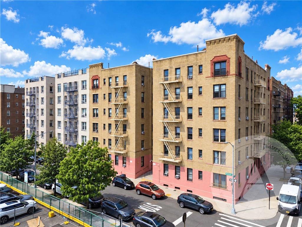 Photo of 313 Brightwater Court #6A, Brooklyn, NY 11235 (MLS # 504223)