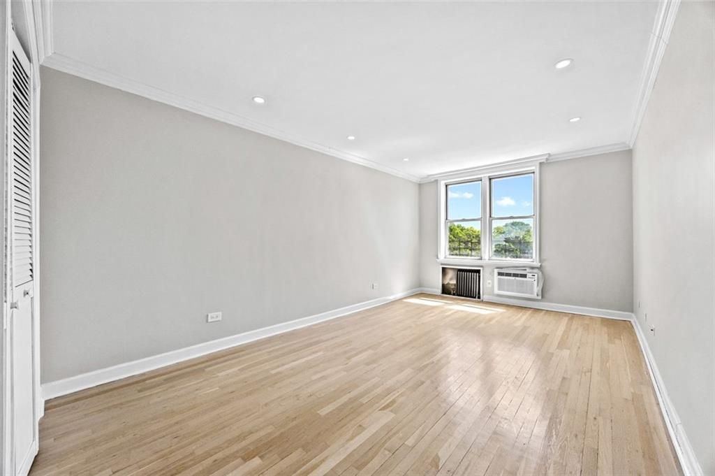 Photo of 2580 Ocean Parkway #4D, Brooklyn, NY 11235 (MLS # 501895)